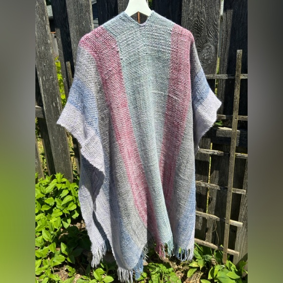 Vintage Manos Del Uruguay Handspun handmade 100% wool poncho - Picture 4 of 9